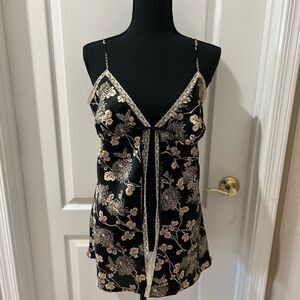 Victoria’s Secret black and gold intimate - size M